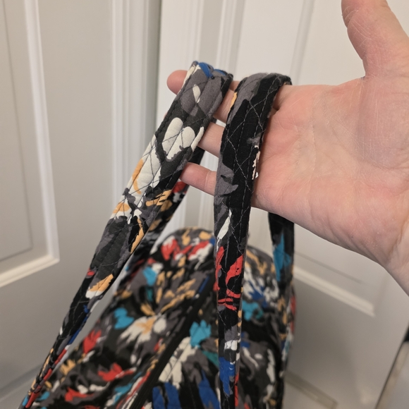 Vera Bradley Retired Pattern "SPLASH FLORAL" Large Duffle Bag, Great For Travel - Picture 5 of 13